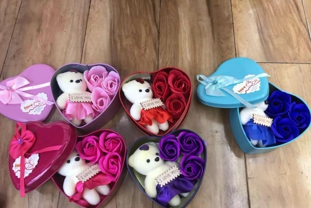 Bear Rose Gift Box – A Perfect Symbol of Love